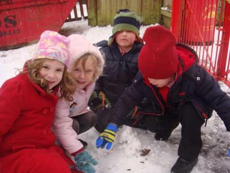 Children at Verwood C.E. First school enjoyed a fun day playing in the snow and making snow-men. Taken Jan 6, 2010. 