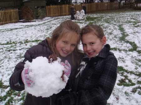 Children at Verwood C.E. First school enjoyed a fun day playing in the snow and making snow-men. Taken Jan 6, 2010. 