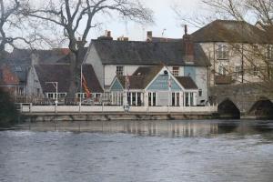 Riverside revelry at The George, Fordingbridge
