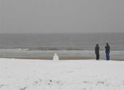 Snowman at Alum Chine beach. Picture by Peter Swann from Westbourne. 