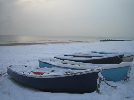 Snow  on  Bournemouth beach , sent in by Liz Whitlam.