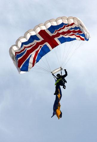 The Princess of Wales's Royal Regiment's Parachute Display Team "The Tigers". Picture: Sally Adams.