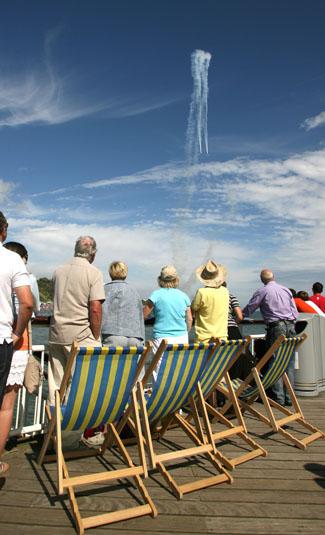 Pictures from the final day of the Bournemouth Air Festival 2011. Watching the display from the Pier.