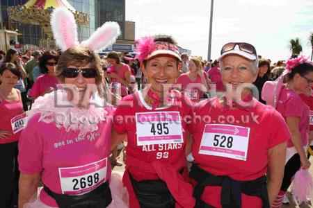 Thousands of runners took to Bournemouth seafront for the morning 5k Race For Life.