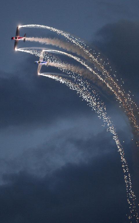 The first evening of Night Air at the Bournemouth Air Festival. 
Swip Twister Duo. 
