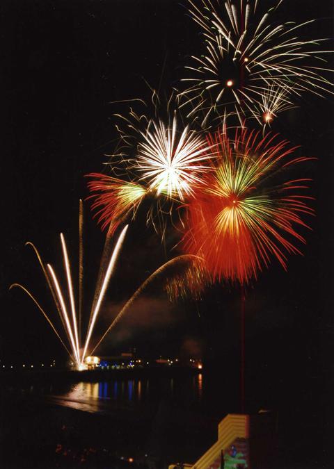 Bournemouth Friday Family Fiesta with fireworks. Taken by Sam Warsiewicz. 