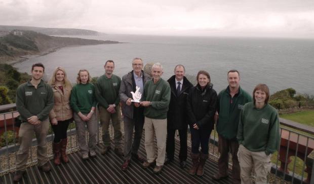 The team with actor Larry Lamb