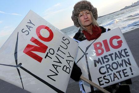 Hundreds of people descended on Swanage seafront to voice their feelings over the Navitus Bay wind farm plans.