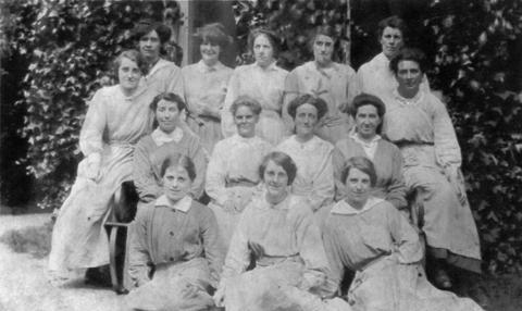 Nurses and assistants pictured outside the Mont Dore Hotel, now Bournemouth Town Hall
