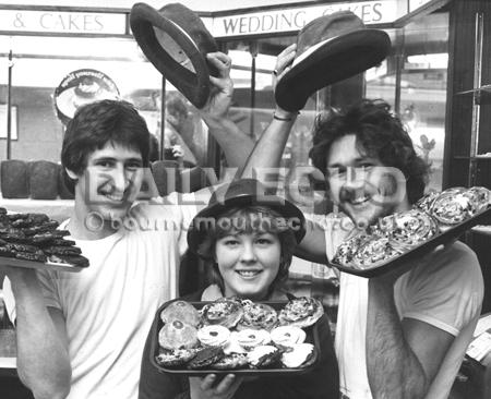  Poole brothers Charles and Greg Pestelle opened their own successful baker's shop 'Pestelle's' in Lilliput. Helen Bennett helps in the shop. Taken on the  19th Janaury 1983.