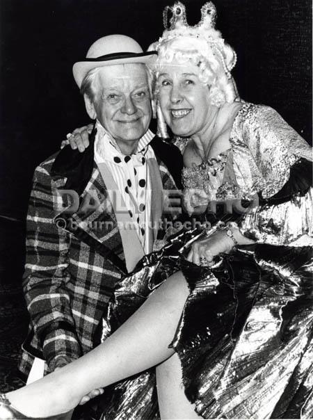  Last of the summer wine  Tv  duo were in the panto Cinderella at the Pavillion in 1985.  Bill Owen played Baron Hardup and Kathy Staff was the Queen.