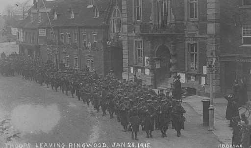 Troops leaving Ringwood in 1915. Picture sent in by Brian and Joan Collins.