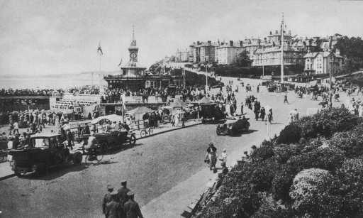 Bournemouth pier approach and Undercliff Drive in 1918