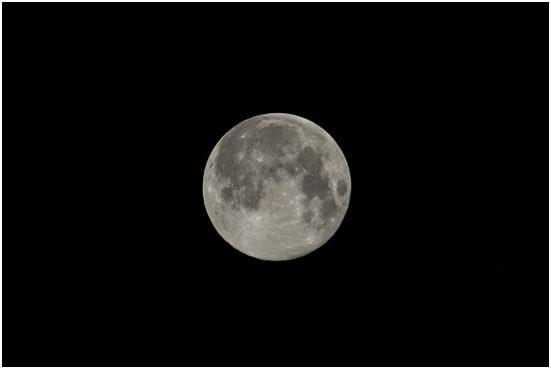 The supermoon over Southbourne by Darren Rossiter