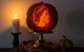 Szimonetta Zombori has created a pumpkin tribute to Queen Elizabeth II