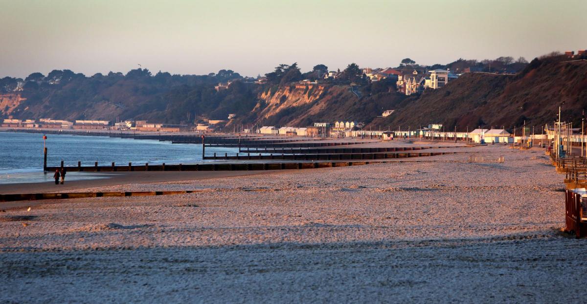 A frosty but sunny start to the day at Bournemouth Pier on Monday December 29. Photos by Richard Crease. 
