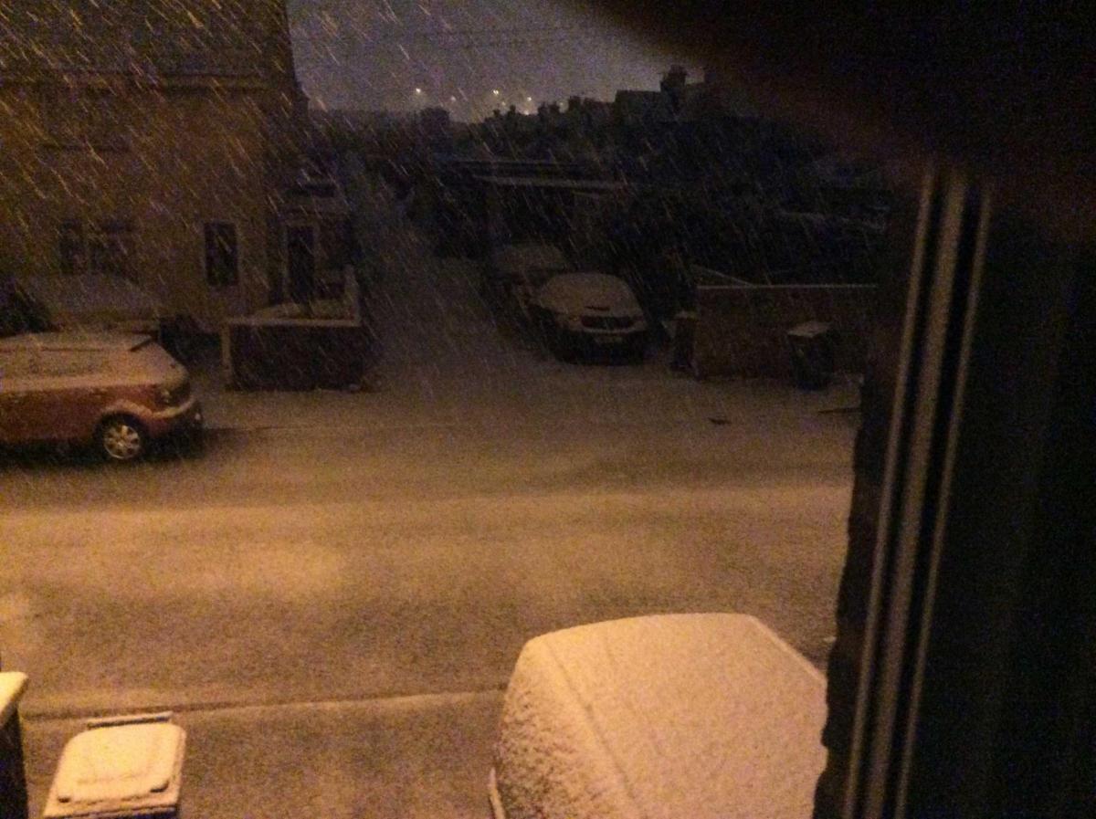 Snow falling in Hamworthy taken by Carol