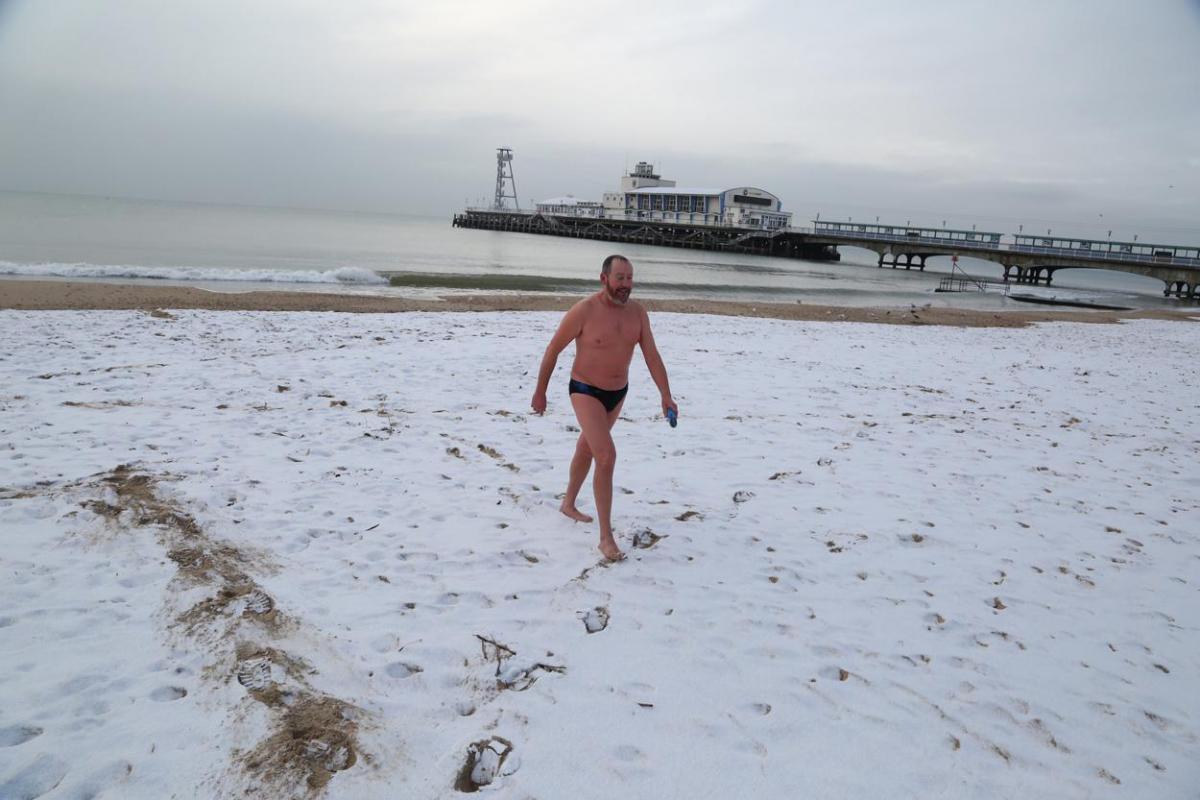 Pictures of snow taken on 3 February, 2015 taken by Richard Crease, Bournemouth Daily Echo. 