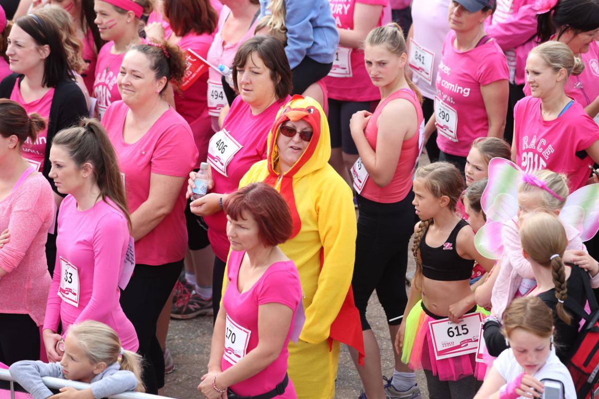 The 9am 5k and 10k race at Bournemouth Race for Life