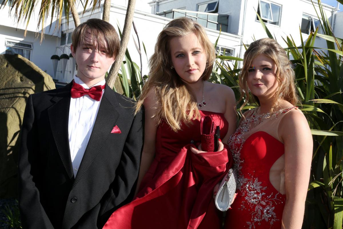 St Aldhelms Academy Year 11 prom at The Sandbanks Hotel on 25th June 2015. Pictures by Sam Sheldon. 