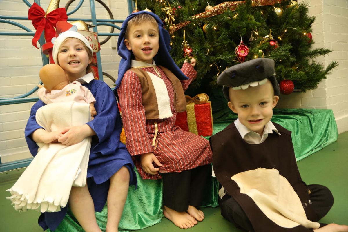 2015 Nativity - Malmesbury Park Primary School 