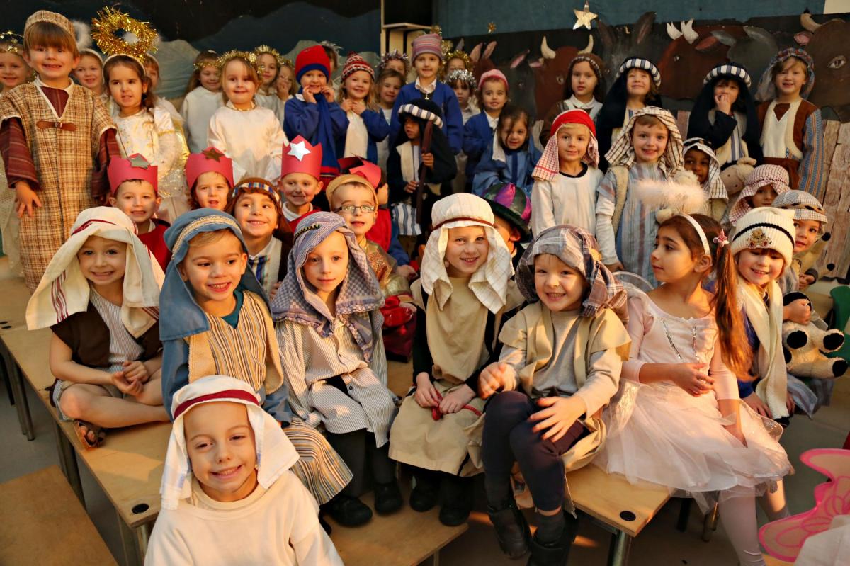 2015 Nativity - Queens Park Infant Academy