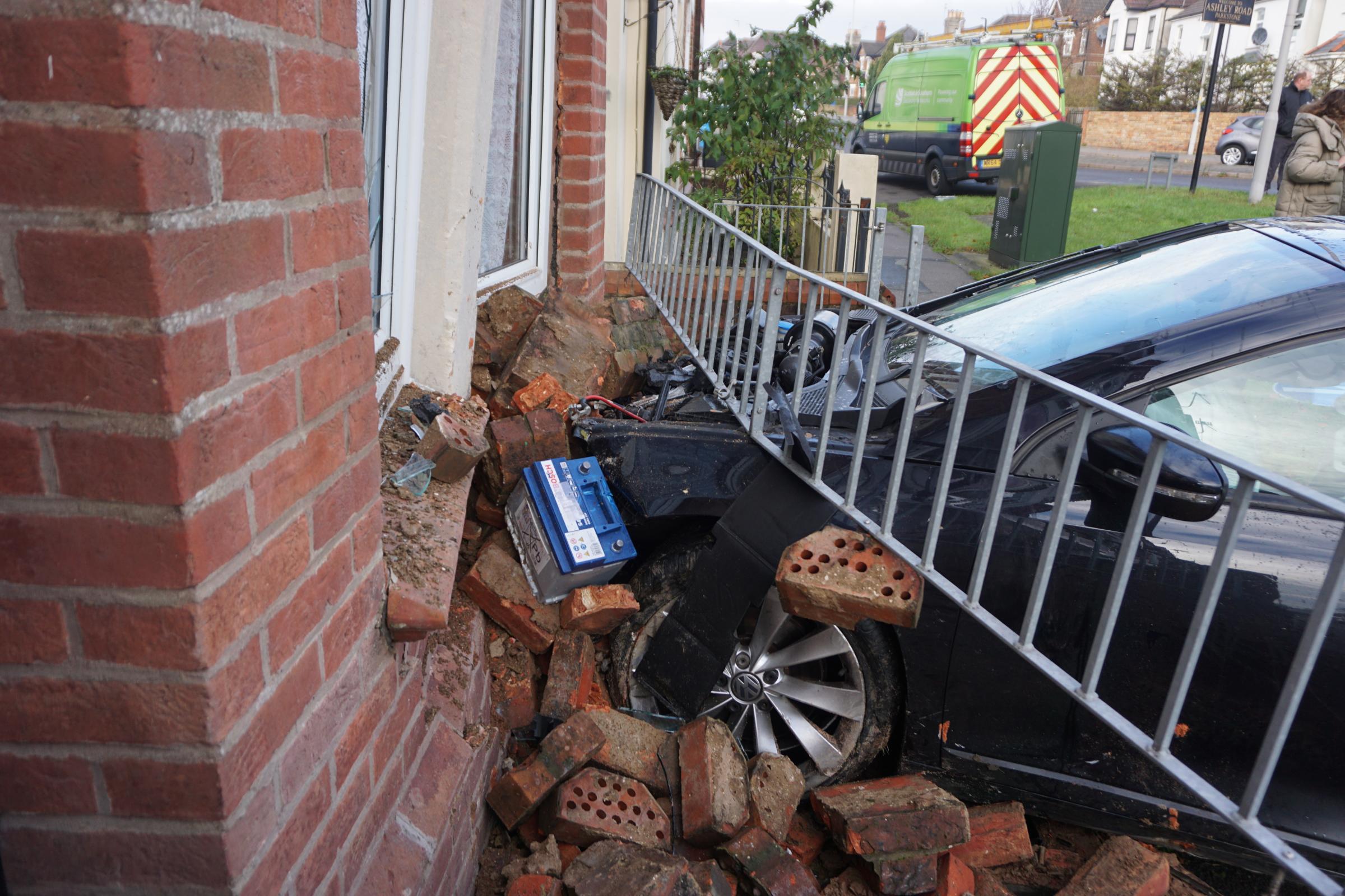 Woman's horror as car smashes into her Branksome home - Bournemouth Echo