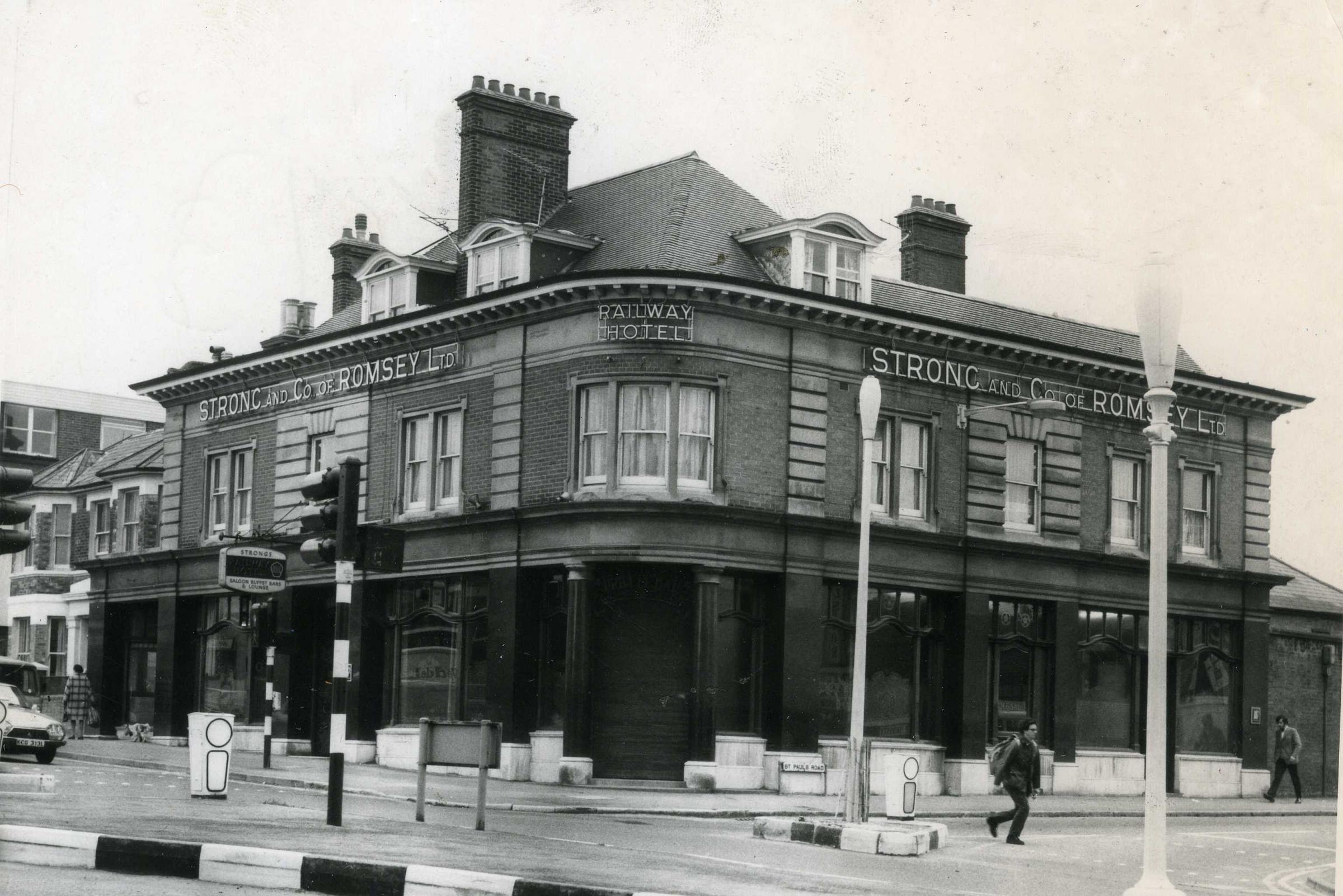 Picture of the Day: The Railway Hotel on Holdenhurst Road