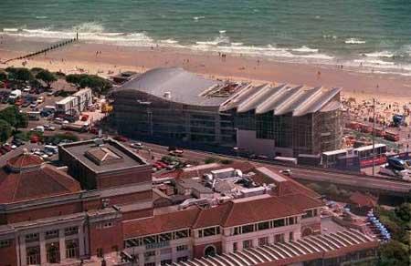 25/06/1999: An aerial view of the complex on the beachfront. Picture: Hattie Miles.