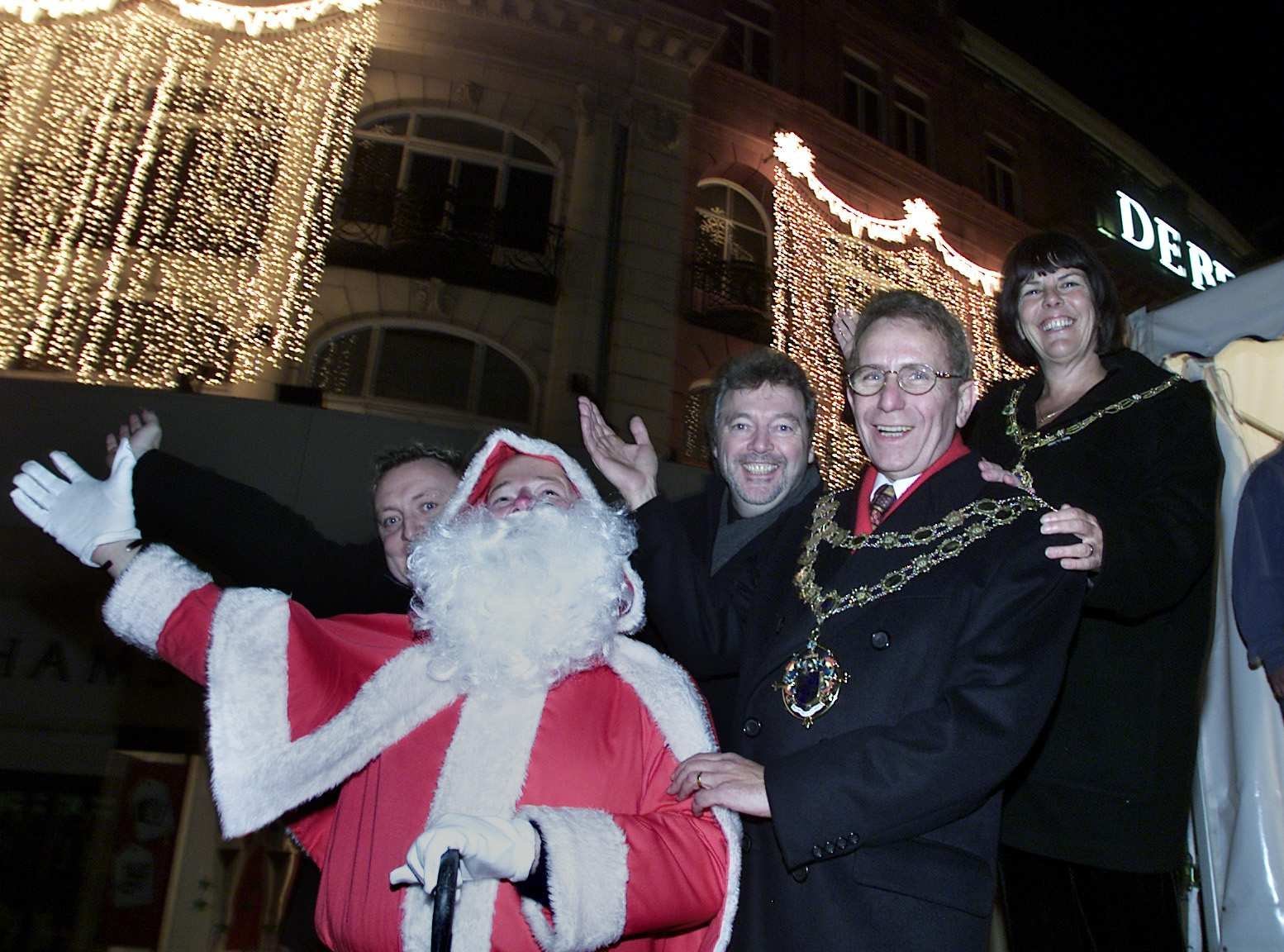 beadle4 - pic by Richard Crease - Jeremy Beadle together with Father Christmas , Steve power and The mayor and mayoress Cllr Ben and mrs Gilly Grower turn on the Bournemouth Christmas lights in the Square