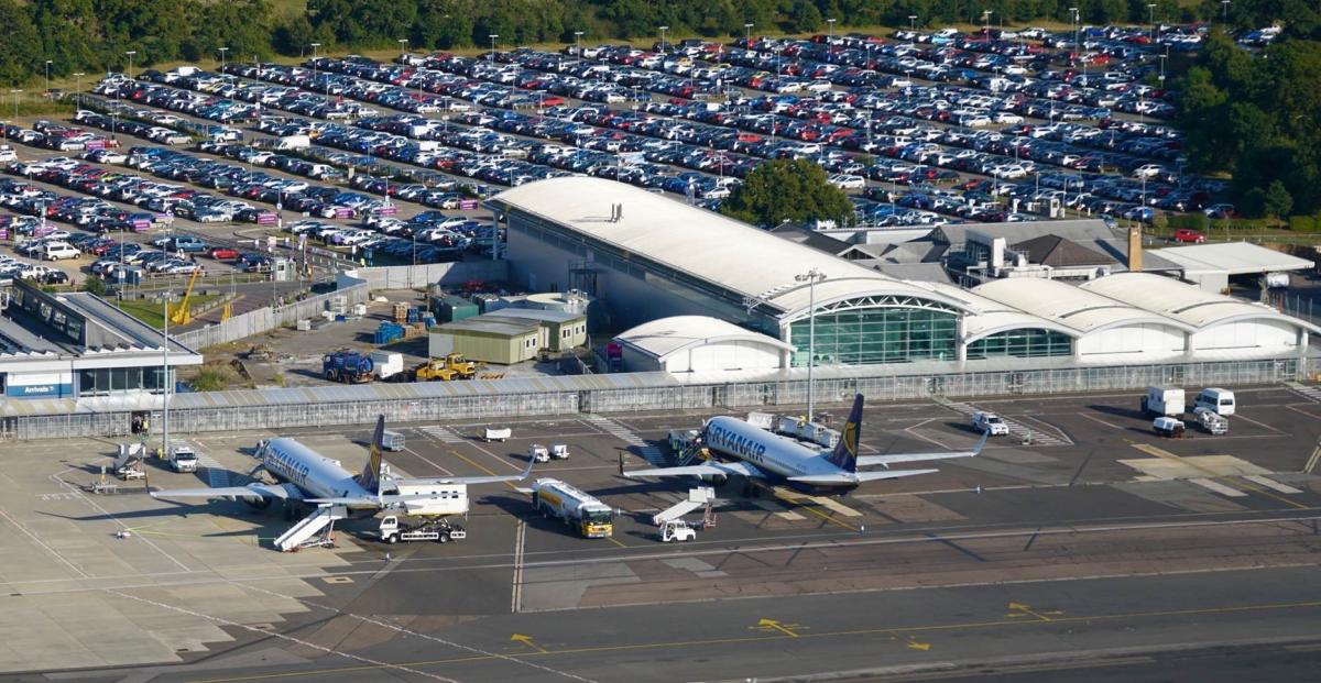 Ryanair verspätet sich am Flughafen Bournemouth durch Passagiere