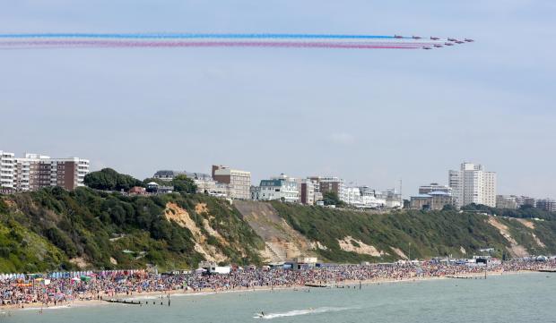Bournemouth Echo: Bournemouth Air Festival Day Three. Red Arrows.