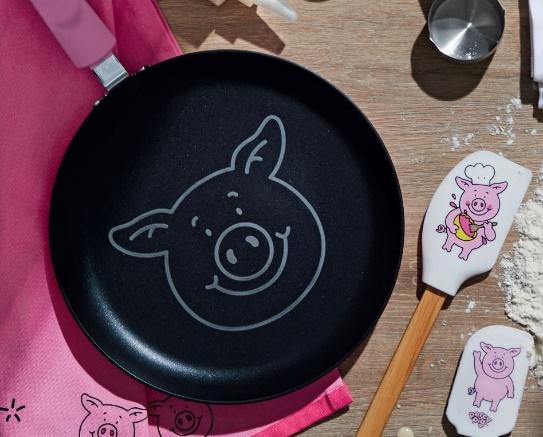 Bournemouth Echo: Percy Pig Frying Pan. Credit: M&S
