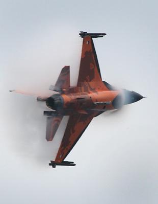 RNAF F-16. Picture: Richard Crease.