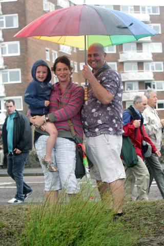 Pic Hattie Miles. Terri, Richard and Morgan Burrell, visiting family in Christchurch, from Cheltenham.  Morgan is 4.
