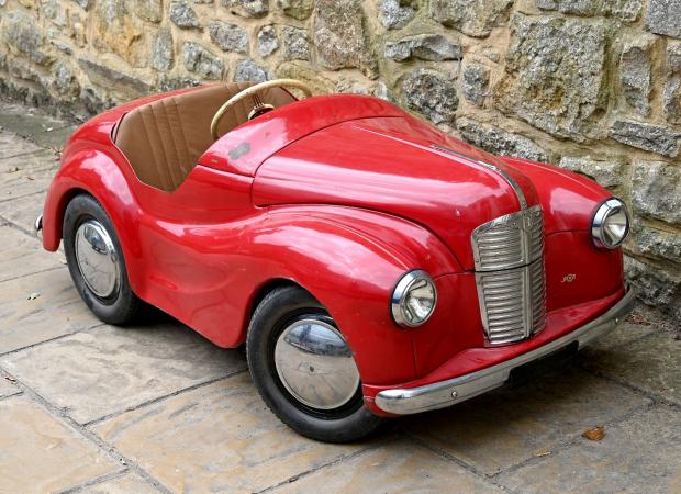 Bournemouth Echo: Austin J40 pedal car to be auctioned off this September
