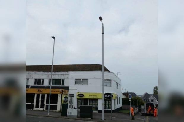 Bournemouth Echo: Current 3G mast attached to street light (right) on pavement between Sandbanks Road and Dorset Lake Avenue, Poole 