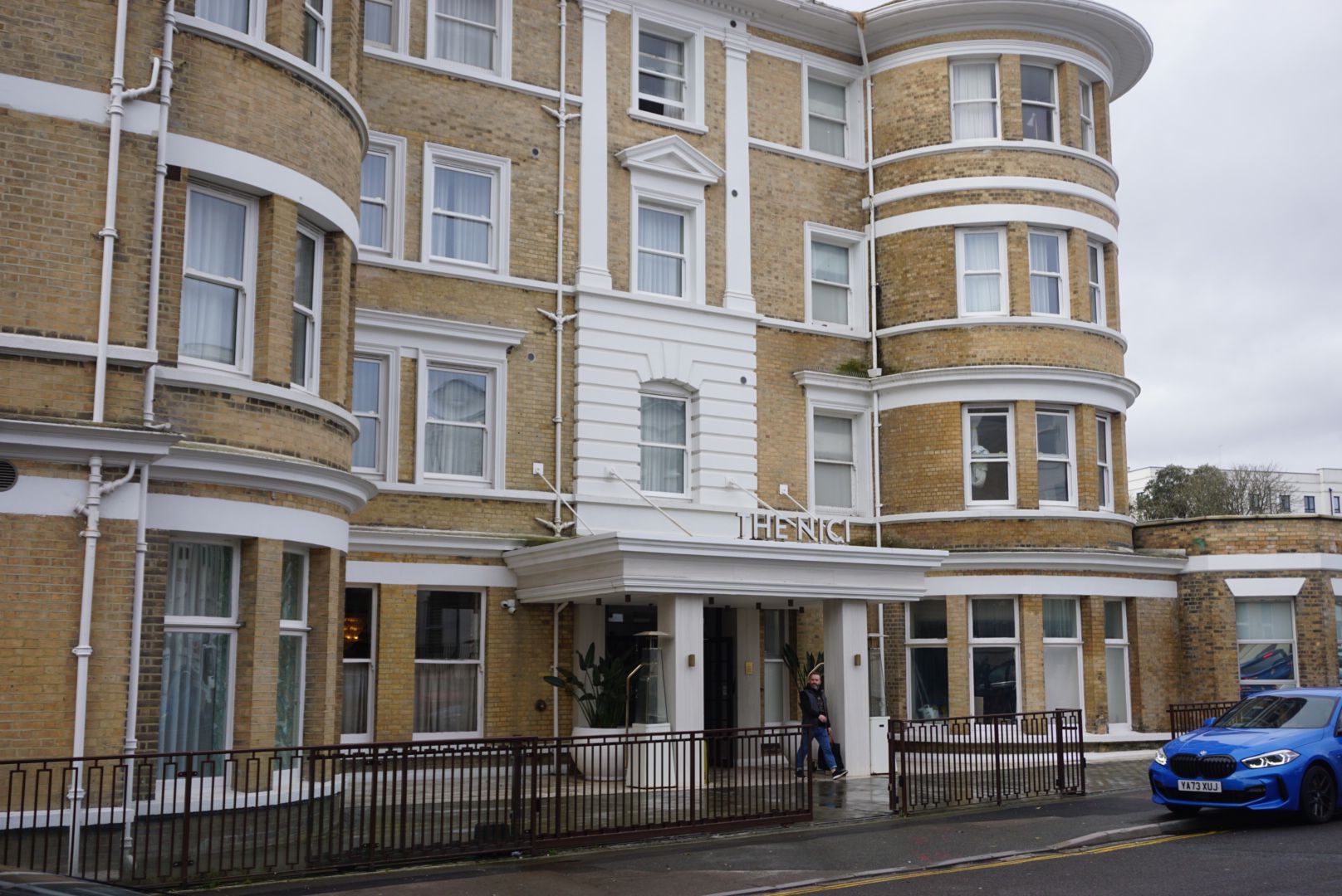 Five star Bournemouth hotel needs gates after 'security issues' - Vimarsana News