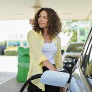 What are the unwritten rules for being a polite petrol station customer?