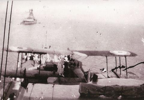 Sept 10 1910 Schneider Trophy at Bournemouth. This one taken on HMS Malaya with Seaplane on board. Ship on the top left is HMS Barham which was sunk during WW2
Submitted by Derek Groves. Copyright William Groves