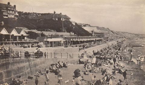 Postcard of Boscombe prom, looking East