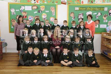 Reception at Hill View Primary School, Potter class. TA (back left): Di Hunt. TA (back right): Marie Bothamley. Teacher (centre): Aysha Donald.