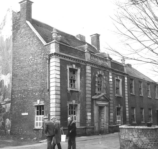 17th century house in the old part of Poole ready for demolition in February 1964 - Daily Echo Copyright