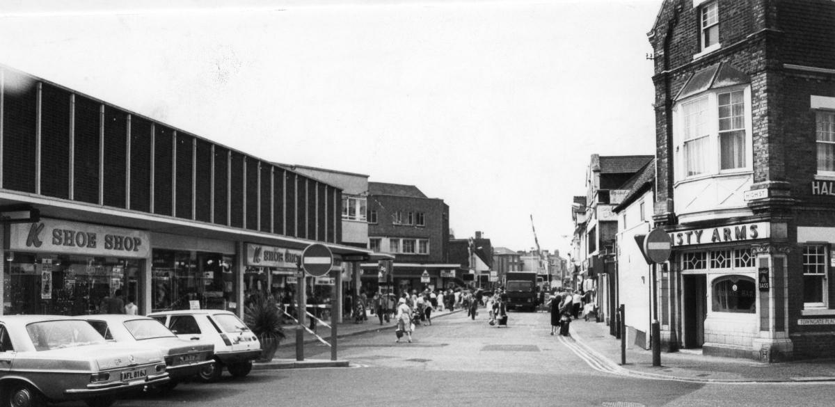 Poole High Street in 1982.