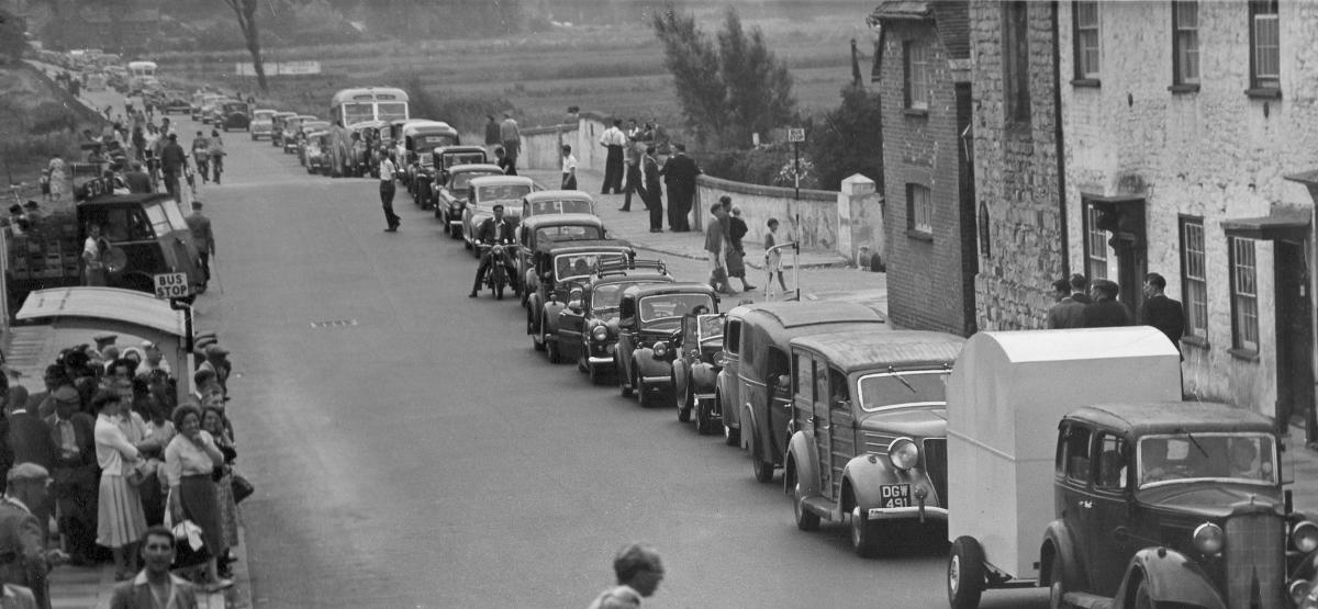 Traffic queues in Wareham on 2nd August 1955