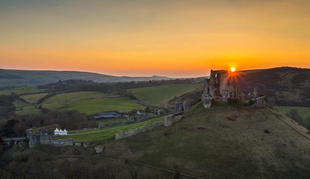 Gareth James of Swanage captured  this stunning sunset at Corfe Castle.